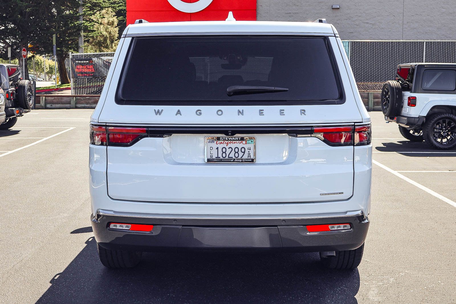 Used 2022 Jeep Wagoneer Series III RWD image 24