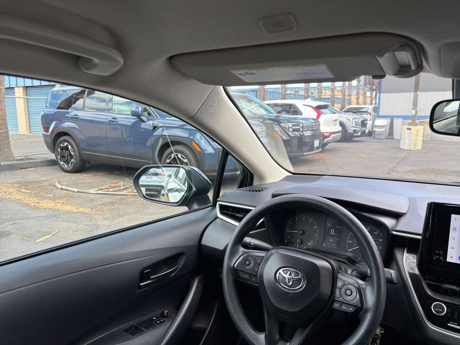 Used 2025 Toyota Corolla LE FWD image 31