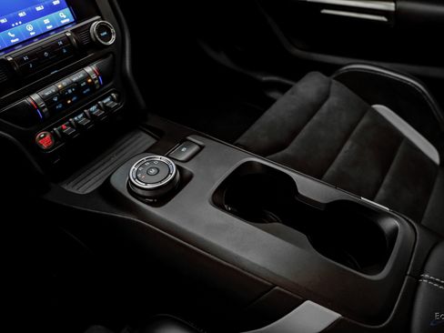 Used 2021 Ford Mustang Shelby GT500 w/ Carbon Fiber Track Pack image 61