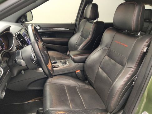 Used 2020 Jeep Grand Cherokee Trailhawk w/ Trailhawk Luxury Group AWD/4WD image 17