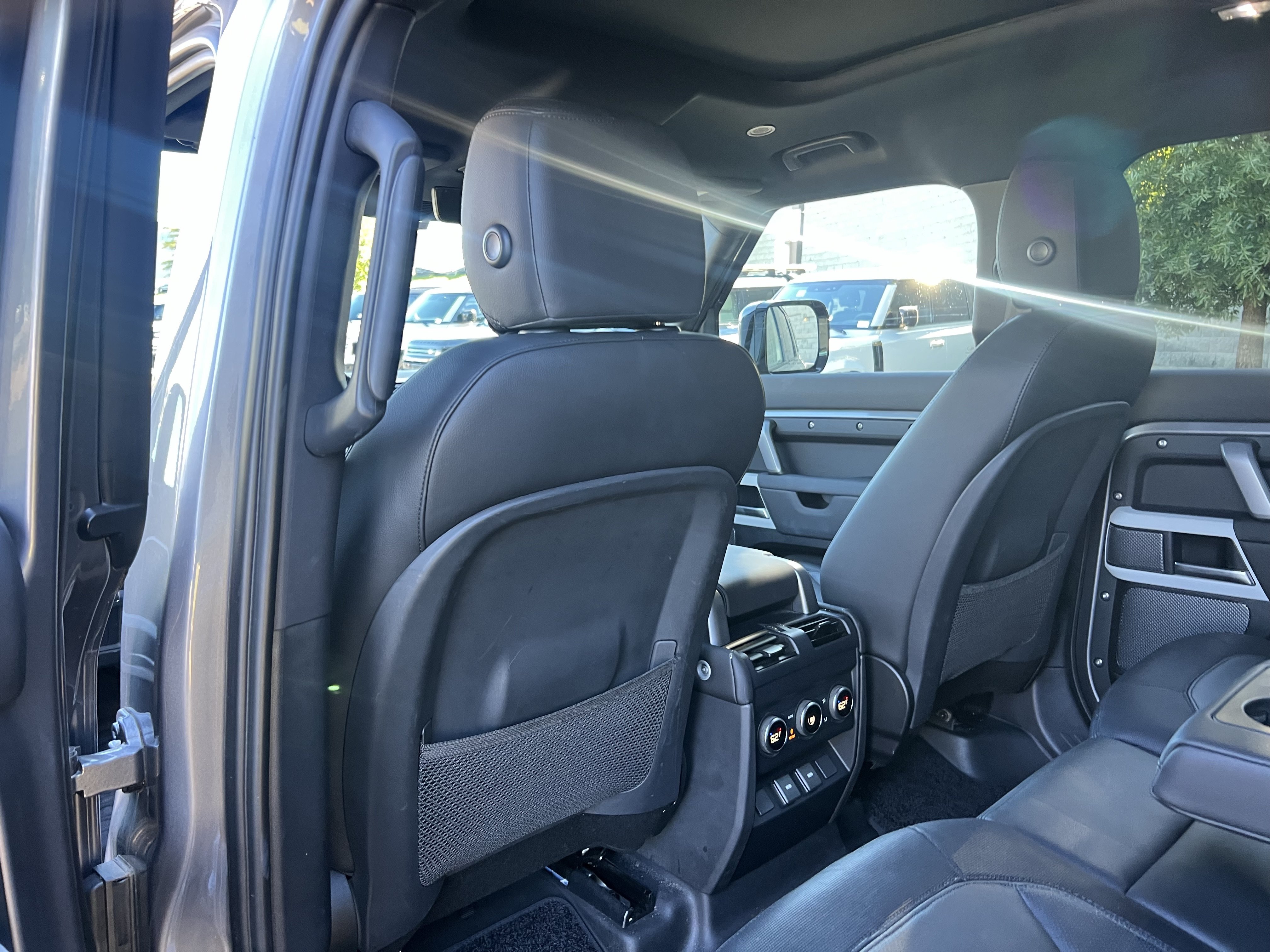 Certified 2024 Land Rover Defender 110 X-Dynamic SE AWD/4WD image 34