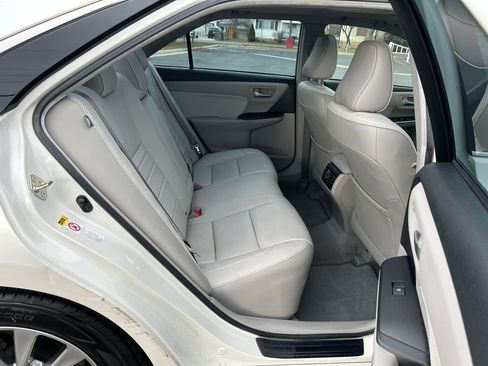 Used 2015 Toyota Camry XLE image 26