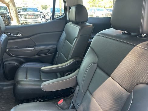 Used 2023 GMC Acadia SLT w/ Elevation Edition FWD image 10