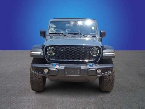 Used 2024 Jeep Wrangler Unlimited AWD/4WD image 2