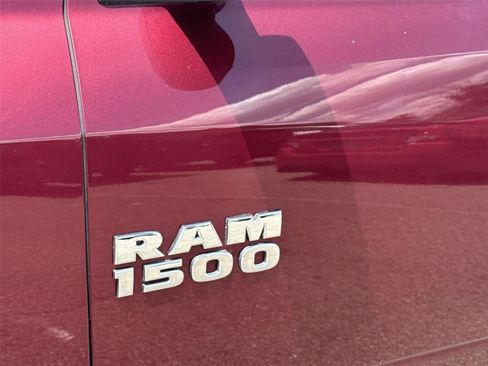 Used 2018 RAM 1500 Express w/ Express Value Package AWD/4WD image 11