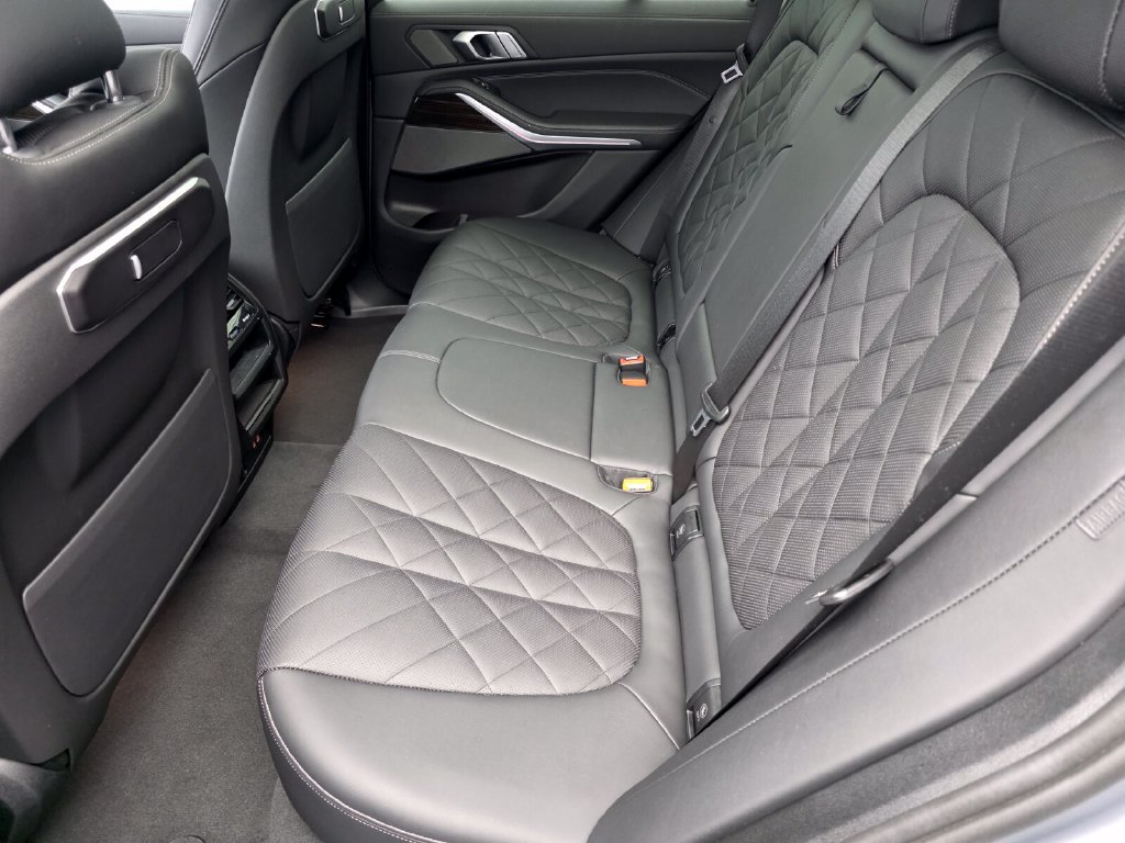Certified 2024 BMW X5 sDrive40i w/ Premium Package RWD image 14