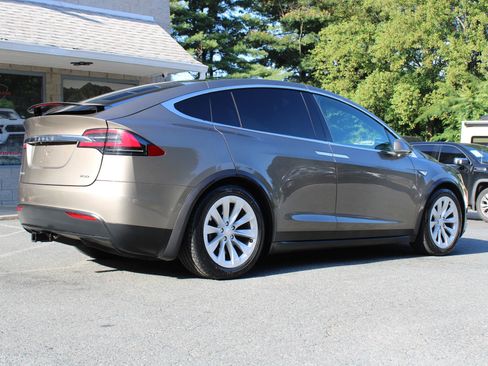 Used 2016 Tesla Model X 90D image 6