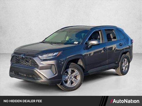 Used 2025 Toyota RAV4 XLE AWD/4WD image 1