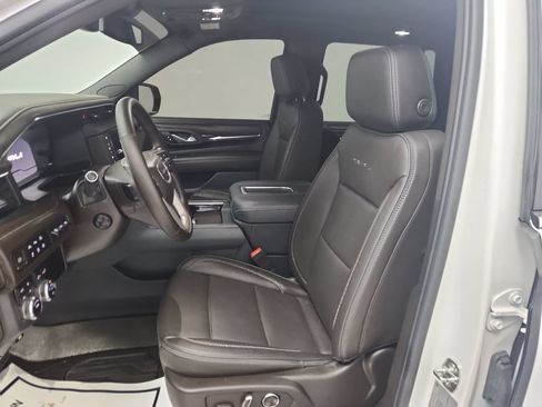 Used 2024 GMC Yukon Denali AWD/4WD image 15