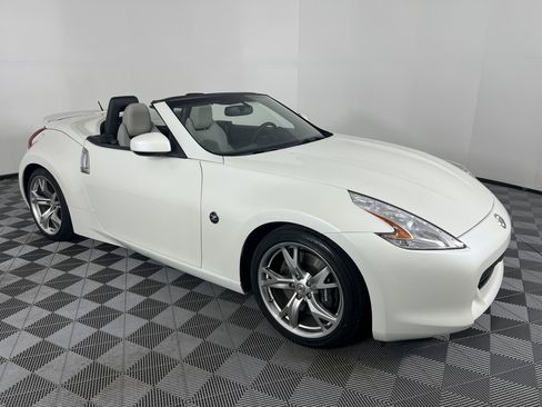 Used 2012 Nissan 370Z Touring w/ Sport Pkg image 5