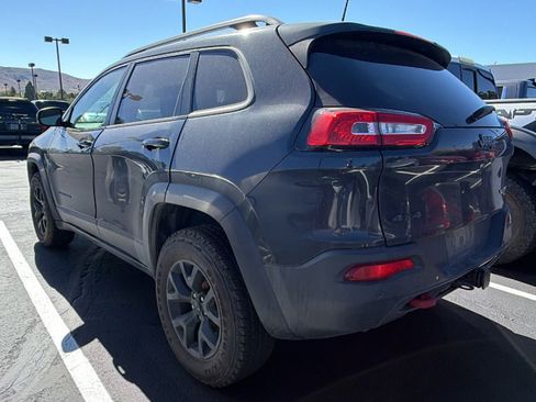 Used 2016 Jeep Cherokee Trailhawk w/ Leather Interior Group AWD/4WD image 3