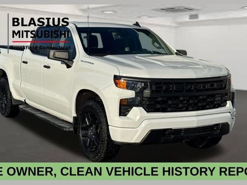 Used 2023 Chevrolet Silverado 1500 Custom image 1