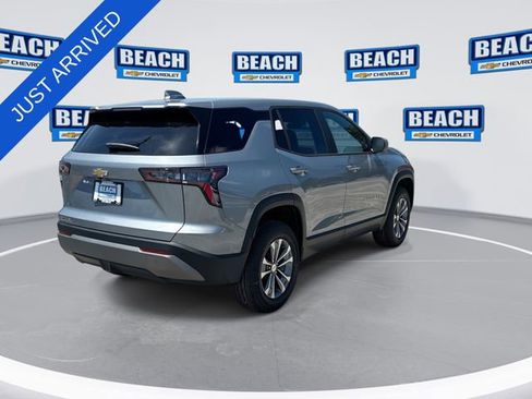 New 2026 Chevrolet Equinox LT w/ Convenience Package II FWD image 8