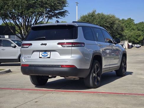 Used 2023 Jeep Grand Cherokee L Laredo AWD/4WD image 8