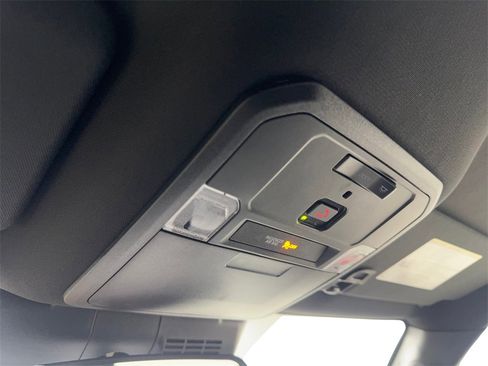 Used 2025 Toyota Tacoma SR image 74