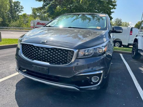 Used 2018 Kia Sedona SX Limited w/ SX Limited Prestige Package FWD image 2