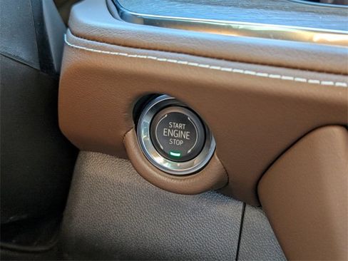 Used 2025 Chevrolet Suburban High Country image 25