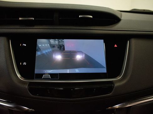 Used 2020 Cadillac XT5 Premium Luxury AWD/4WD image 16