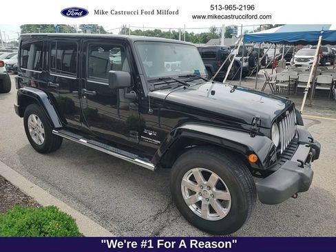 Used 2018 Jeep Wrangler Unlimited Sahara AWD/4WD image 3