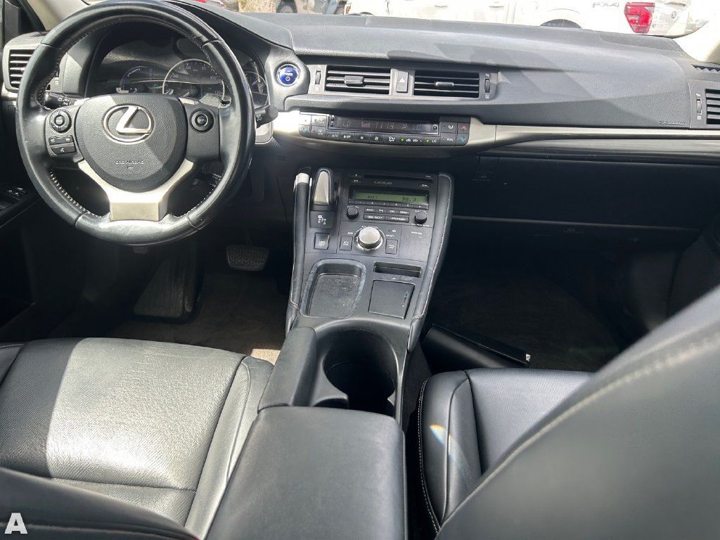 Used 2015 Lexus CT 200h FWD image 15