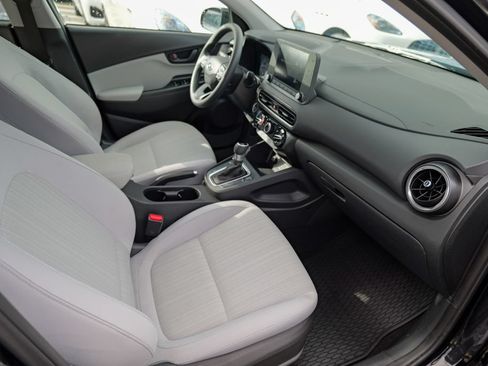 Used 2023 Hyundai Kona SEL AWD/4WD image 32