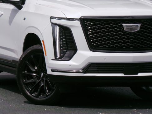 Used 2026 Cadillac Escalade Sport w/ LPO, ONYX Package AWD/4WD image 22
