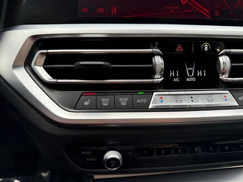 Used 2022 BMW 330e xDrive image 12