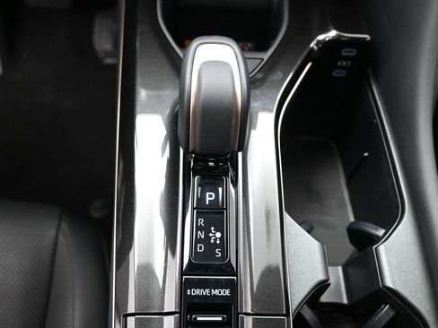 Certified 2025 Toyota Crown Signia image 29