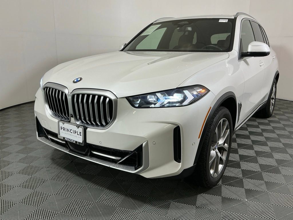 Certified 2024 BMW X5 xDrive40i w/ Premium Package AWD/4WD image 2