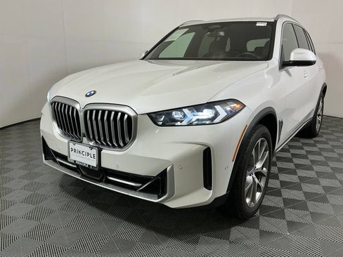Used 2024 BMW X5 xDrive40i w/ Premium Package AWD/4WD image 2