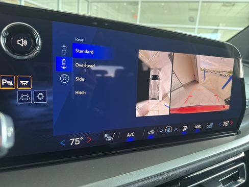 New 2026 Chevrolet Traverse LT w/ Driver Confidence Package FWD image 35