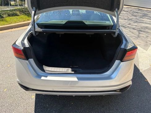 Used 2024 Nissan Altima 2.5 SV AWD/4WD image 7