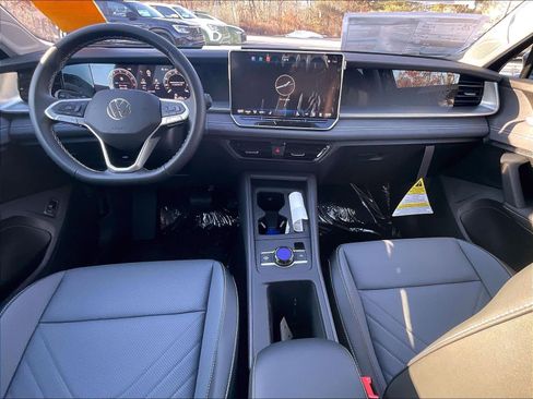 New 2026 Volkswagen Tiguan SE image 12