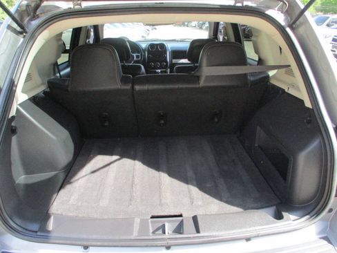 Used 2017 Jeep Compass High Altitude FWD image 7