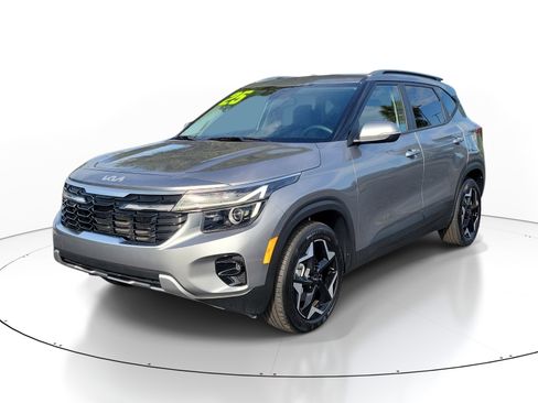 Used 2025 Kia Seltos S FWD image 3