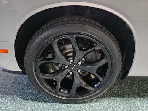 Used 2016 Dodge Challenger SXT Plus image 12