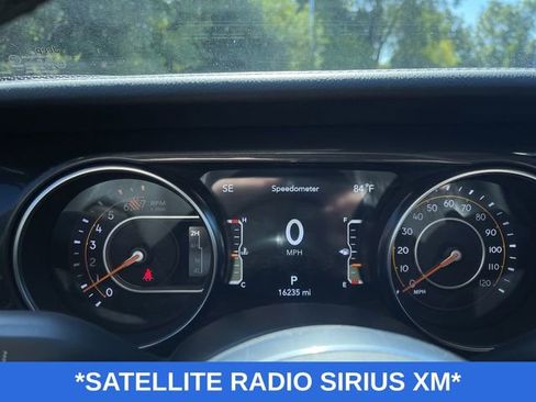 Used 2023 Jeep Wrangler Altitude image 13