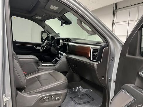 Used 2025 GMC Sierra 3500 Denali w/ Denali Reserve Package AWD/4WD image 57