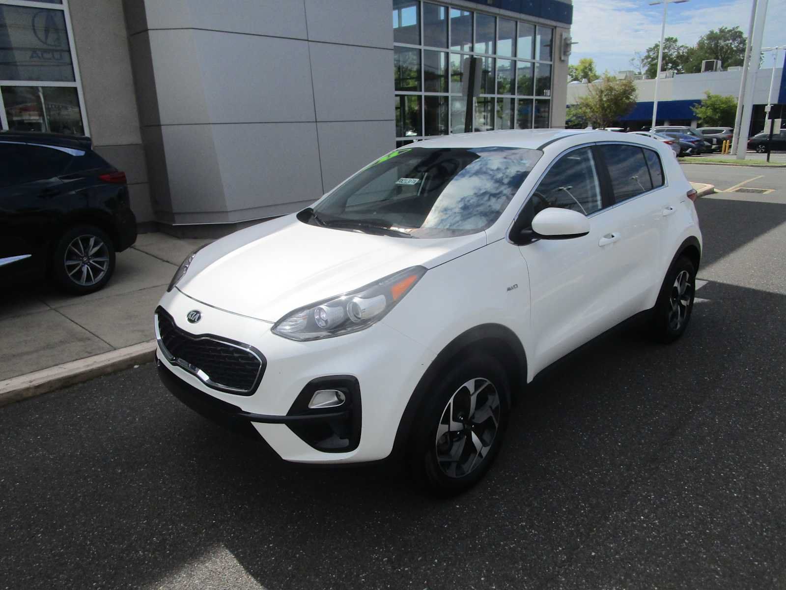 Used 2022 Kia Sportage LX AWD/4WD image 2