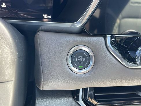 New 2026 GMC Canyon Denali AWD/4WD image 17