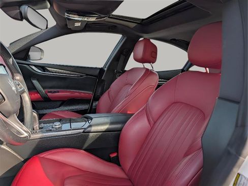 Used 2018 Maserati Ghibli S RWD image 20
