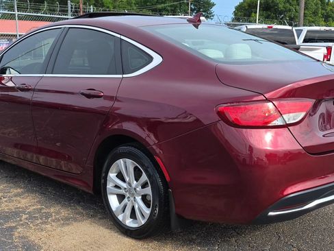 Used 2016 Chrysler 200 Limited w/ Anniversary Edition FWD image 5