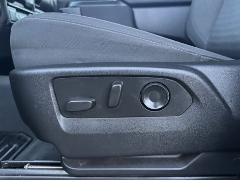 Used 2022 Chevrolet Silverado 1500 Custom image 11