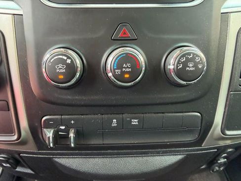 Used 2017 RAM 2500 SLT AWD/4WD image 21