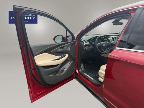 Used 2019 Buick Envision Essence image 9