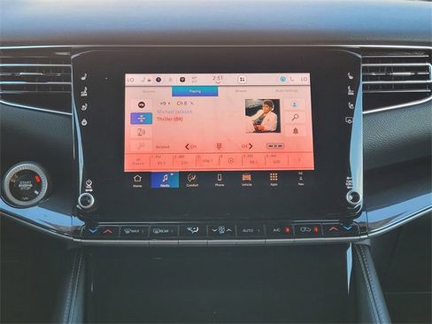 Used 2024 Jeep Wagoneer L 4WD w/ Premium Group I image 12