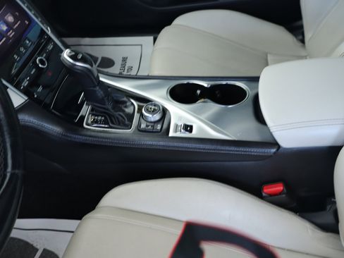 Used 2017 INFINITI Q60 3.0t w/ Premium Plus Package 3.0T image 29