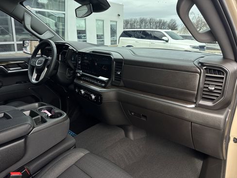 Used 2023 GMC Sierra 1500 Elevation image 28
