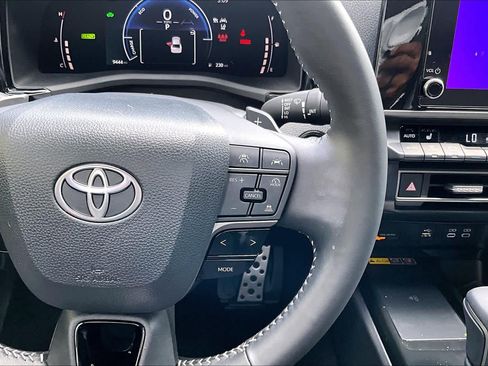 Used 2026 Toyota Camry SE w/ Convenience Package FWD image 25