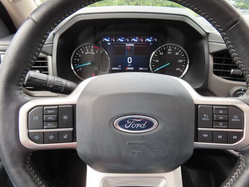 Used 2024 Ford Expedition Max XLT AWD/4WD image 17